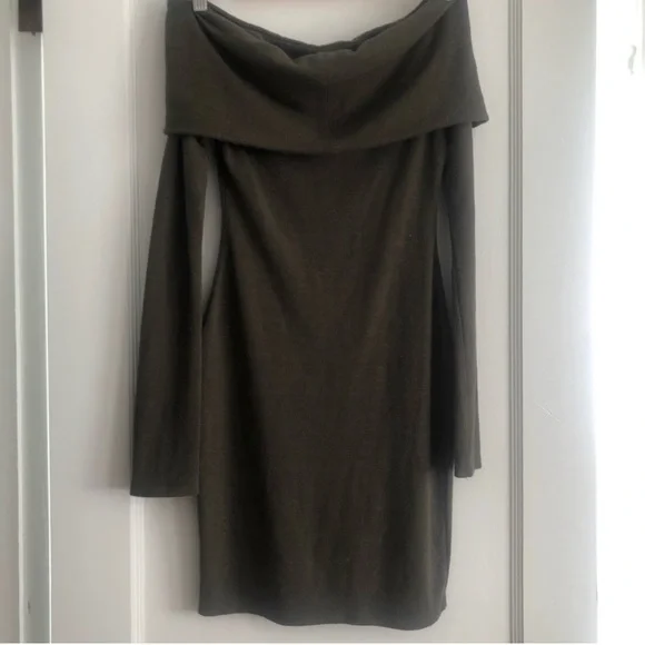 TOBI Off the Shoulder Bodycon Sweater Knit Dress - Picture 7 of 10